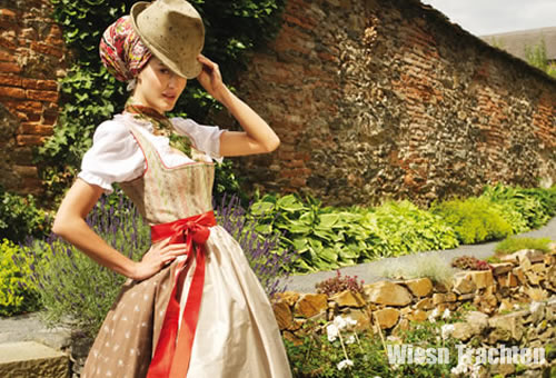 Trachtenmode - Wiesndirndl und Wiesntrachten (Bild Sportalm Kitzbühel)